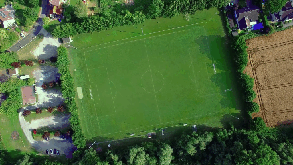 Fußballplatz des TSV Heisede aus der Vogelperspektive