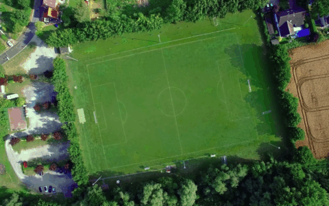 Fußballplatz des TSV Heisede aus der Vogelperspektive